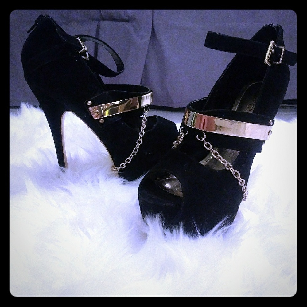 Mascotte Vogue Bootie Heels Peep Toe Faux Suede
